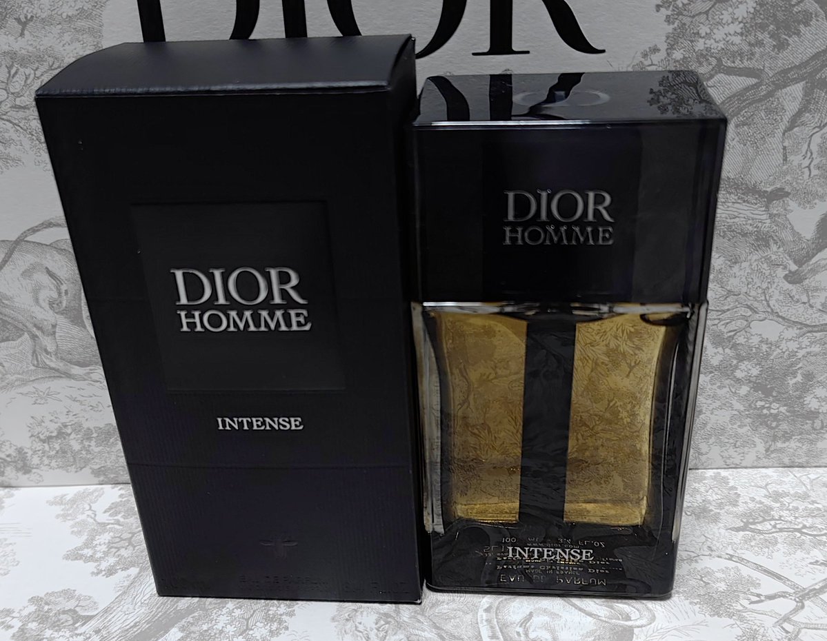 ciwon_vr's tweet photo. Diorの香水を手に入れた！ https://t.co/GUAYYvBROf