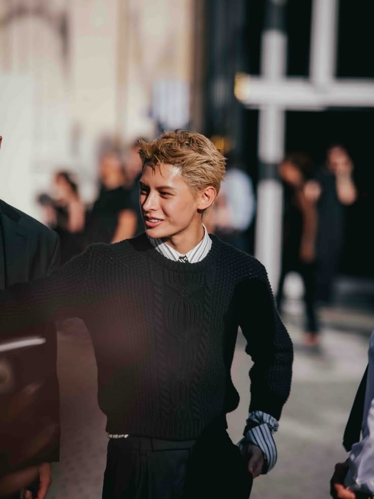 lani_ahn's tweet photo. @ofjvn_ @YSL Seeing James in Saint Laurent is always a highlight of my day, he looks so polished.
JAMES ASCENDS IN YSL GAZE

#JAMESxSaintLaurent  #SaintLaurentSS27
@YSL https://t.co/ep9Qv2oC7D