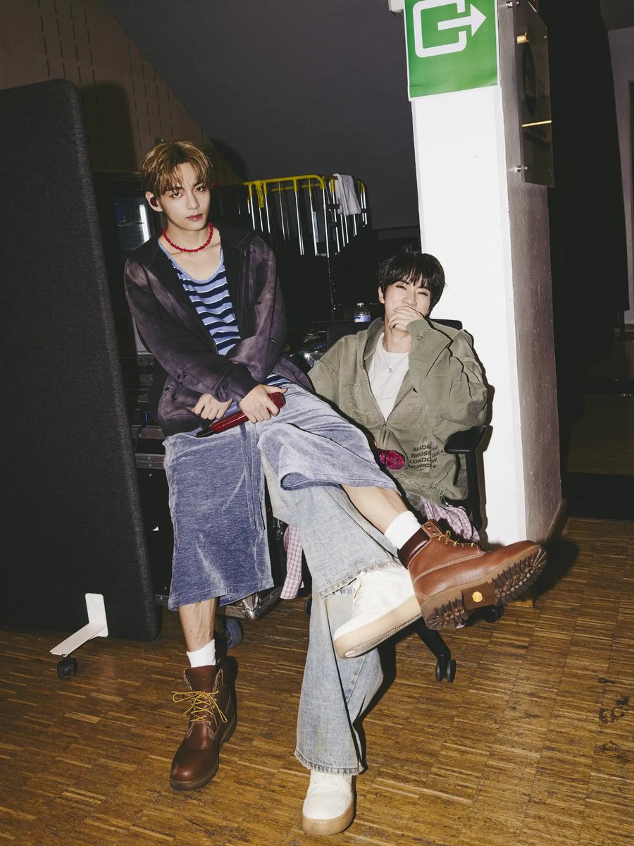 BTS_TAEGB's tweet photo. Jin hyunggggg https://t.co/jwBlklJMWd
