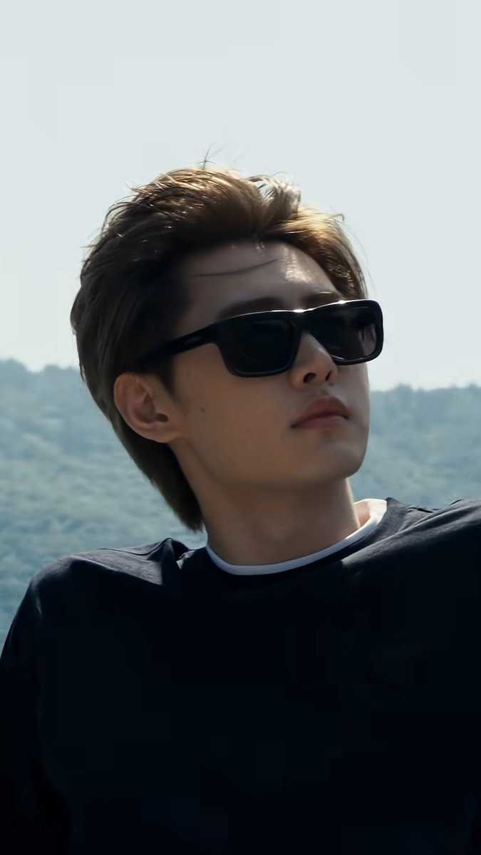 byeol_ice's tweet photo. 260704 Prada 프라다 
ENHYPEN at Lake Como

#성훈 #SUNGHOON 🎞 https://t.co/b4jJDoIXrf