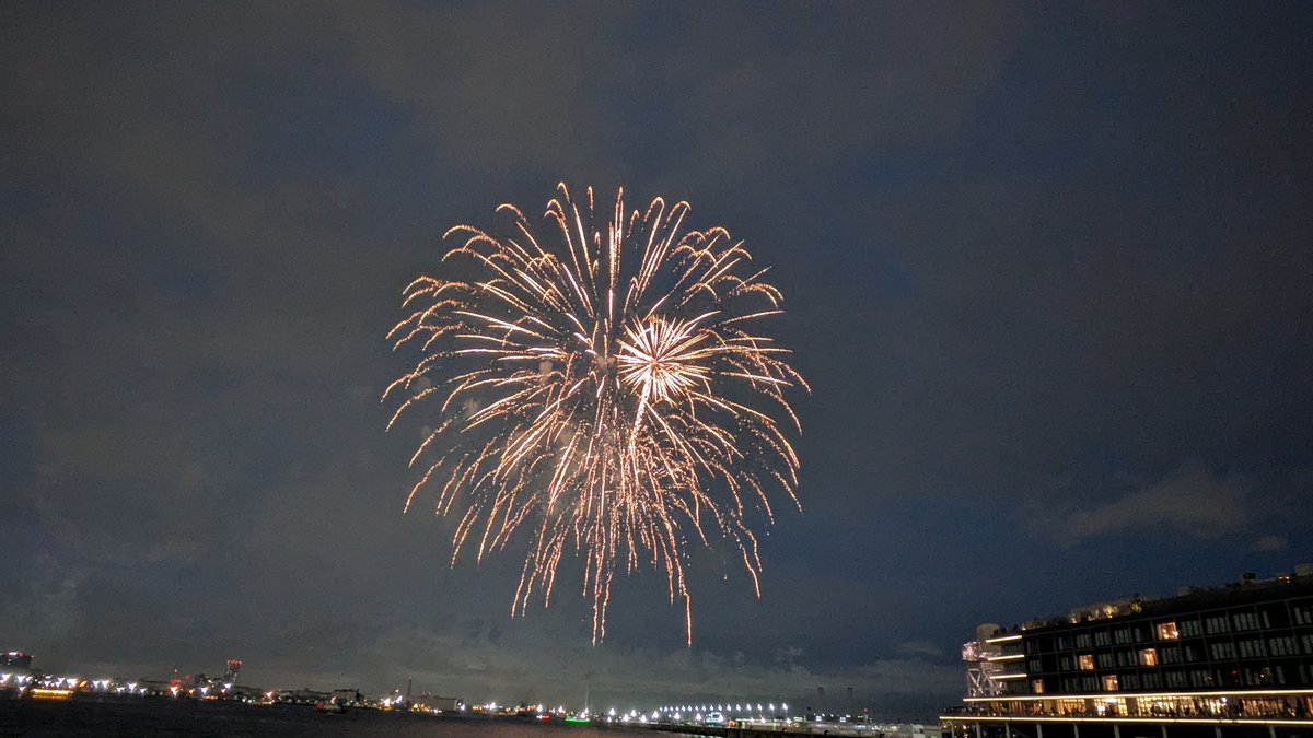 77Puberty's tweet photo. @makotoyashichi 双葉も一緒に😳🎇🎆 https://t.co/YC3yQ3SrWN