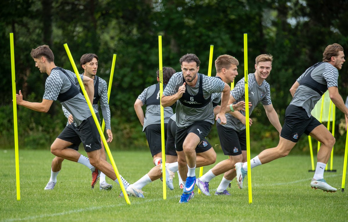 altrinchamfc's tweet photo. 📸 A few more snaps from the first week back as we continue the build up towards next Saturday's opening pre-season friendly at @ColwynBayFC 💪

#Alty | #WhereYouBelong https://t.co/fgwX7DMluS
