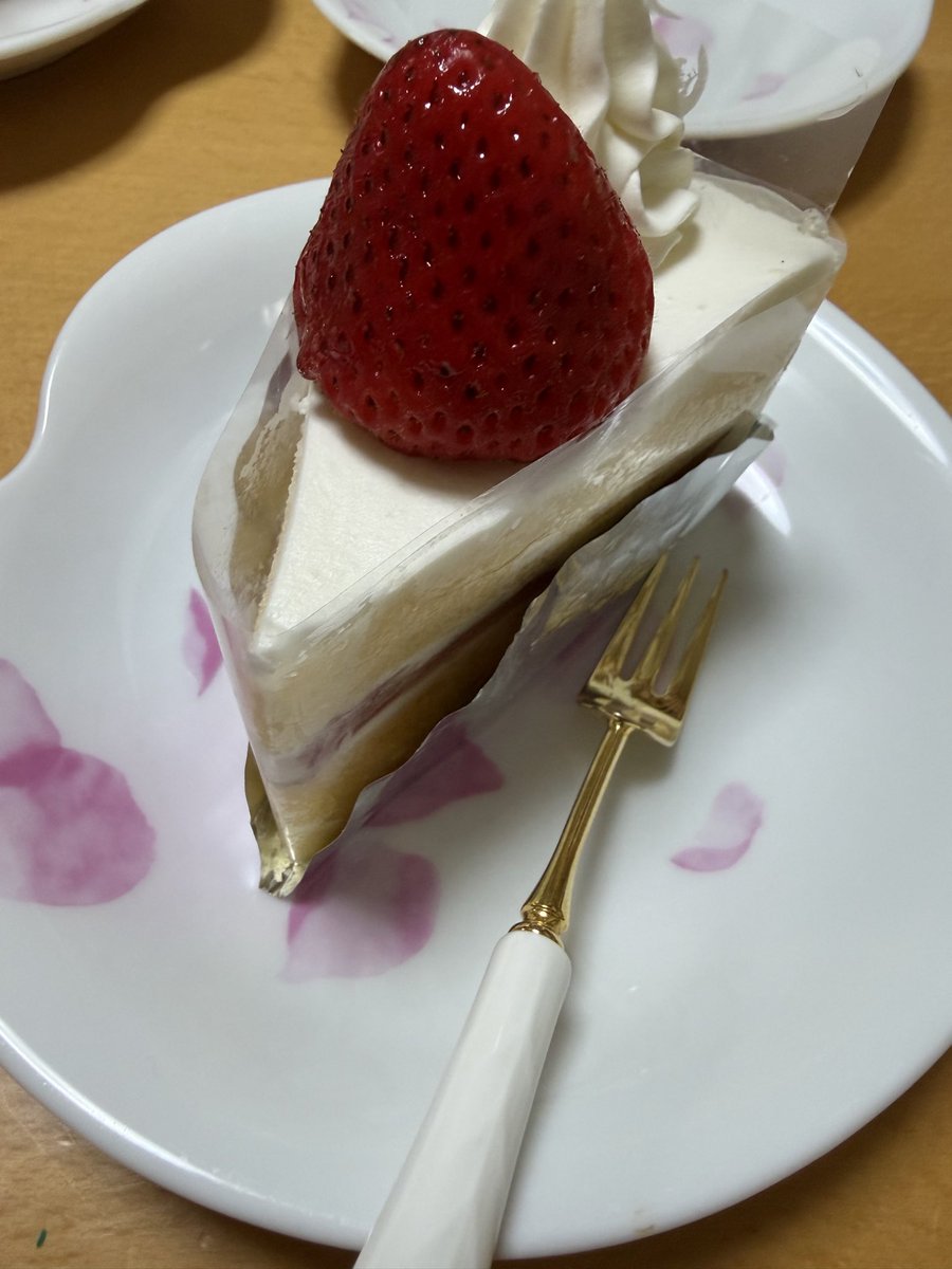 yui_745's tweet photo. ついに誕生日です…
皆さんにおめでとうをいただきました😊
感謝感謝です！
みんな大好き〜🥰 https://t.co/CVmdj7bKoS