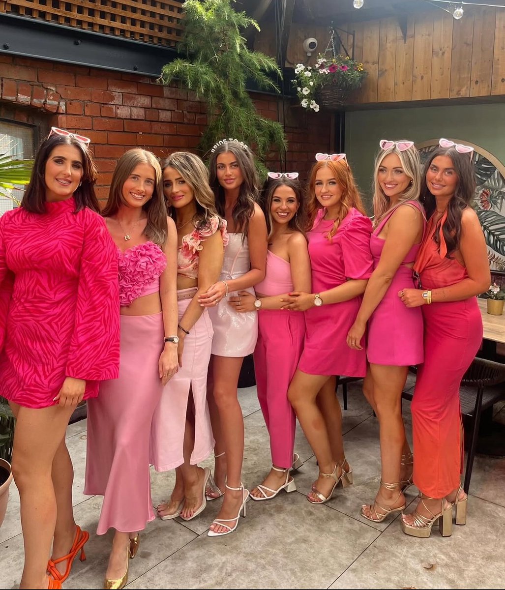 HoseNheelbabes's tweet photo. Which 2 are you choosing?? https://t.co/X84wj1cHvs