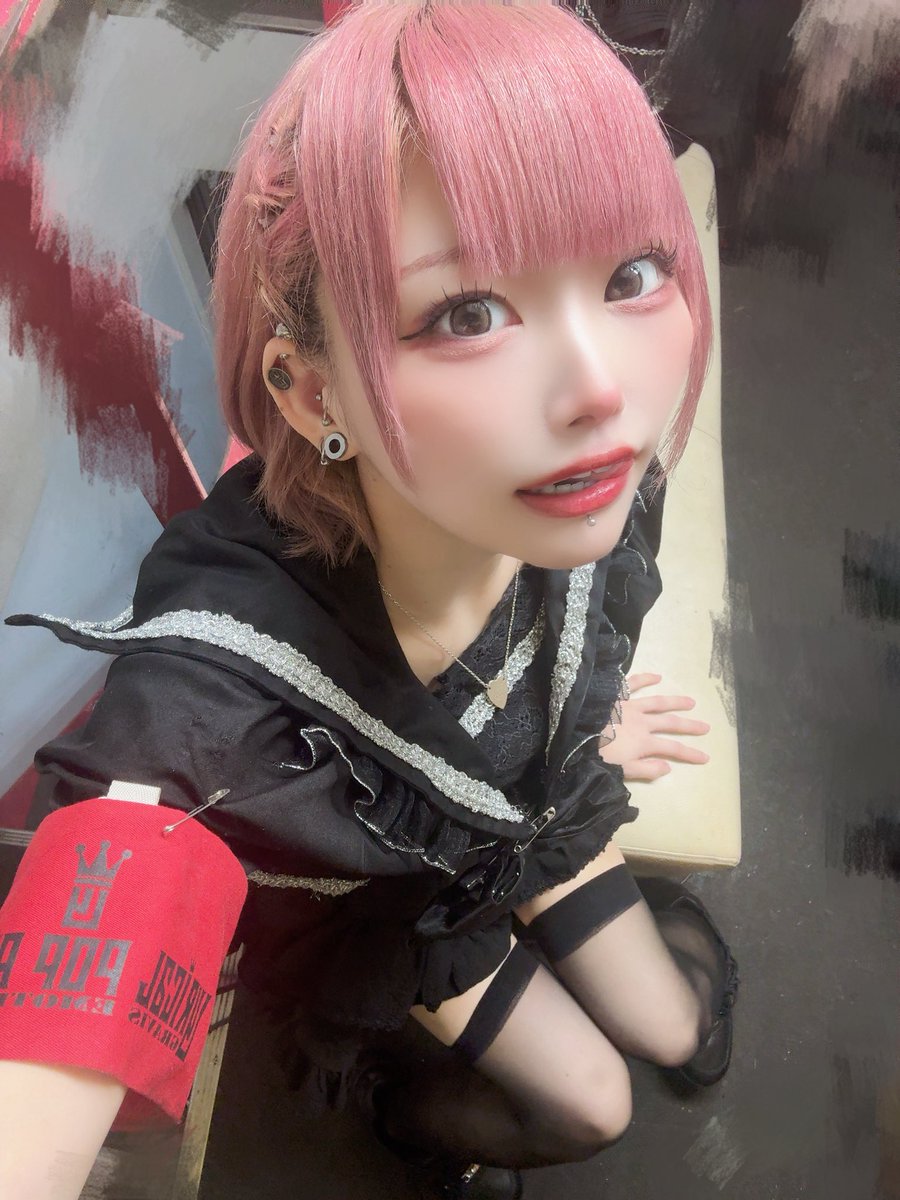 lpp_rem's tweet photo. 07.04
【IDOOR LOVES】📍U★STONE 
両部ありがとうございましたㅠ ̫ㅠ☔️🩵

お天気あんまり良くなかったけど朝からたくさんの人が見てくれて遊べてさすがに楽しかった♡♡
ライブ後に「疲れたーっ」って言われるのめちゃ嬉しいねんな、もっと疲れてもらいたい！笑
リリパラ楽しいとか良いねとか、れむのこと可愛いとか会いに来たよとか個人的な言葉もれむの救いになってる、ありがと´т ‧̫ т ̀🩵

今日は爆睡できそう、明日に備えるよ〜