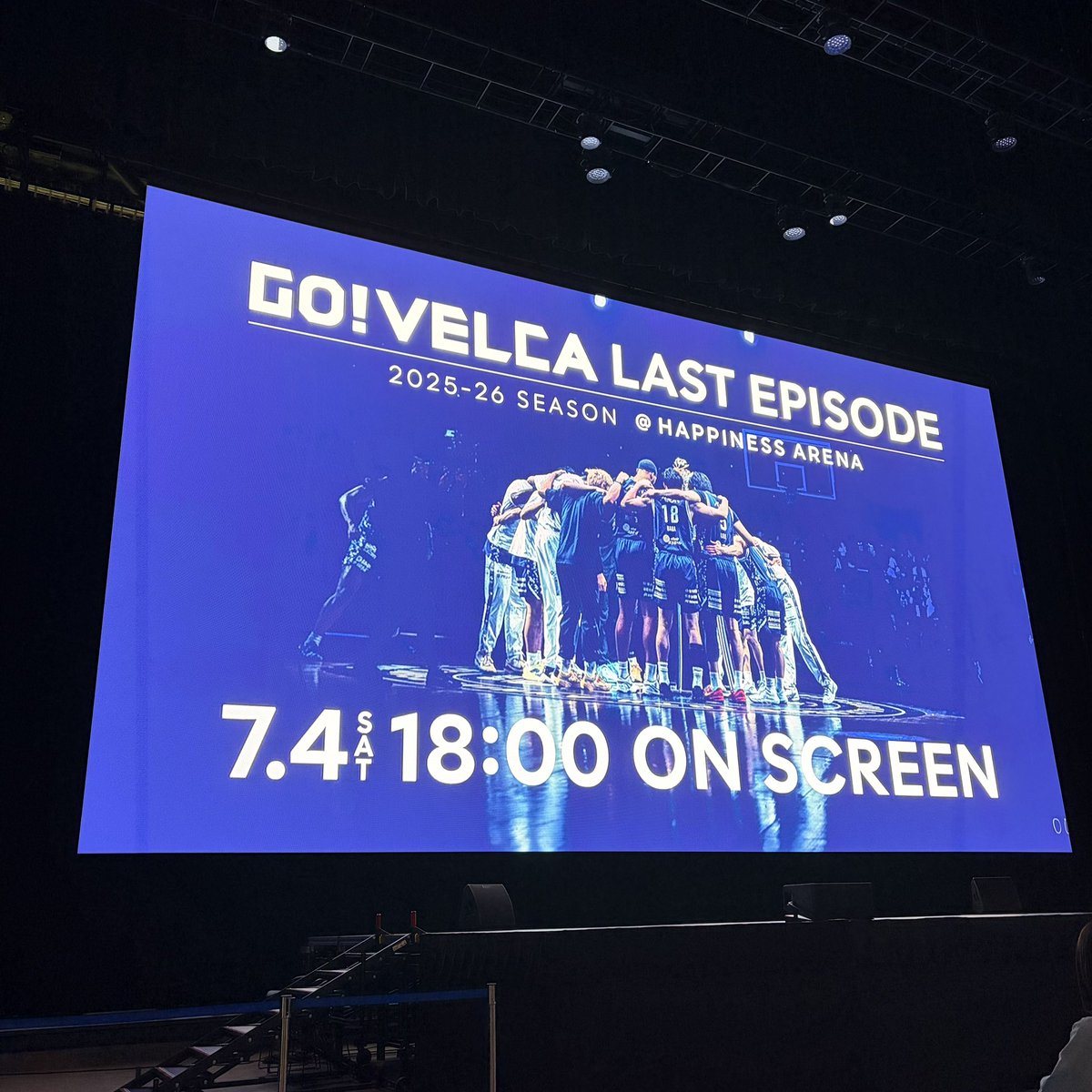 yuichiro_velca's tweet photo. 奇跡の4列目から🤩
やっぱりヘナレさんのHAKAに号泣😭
Thank you MODY🥹
最後に会えて良かったです😭
#GOVELCA
#LASTEPISODE
#ThankyouMODY https://t.co/Fg9ZSH119y