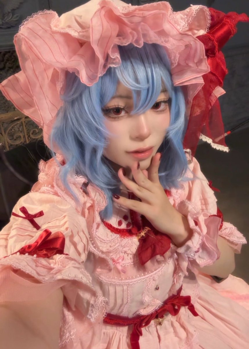 tku_s07's tweet photo. 紅魔館(うち4人)で撮影した〜！！ https://t.co/EP5c7W1VOW