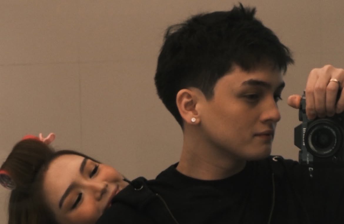 FSBELIEVERSOFC's tweet photo. Oops… 🤫💙

#FranSeth | #FRANSETHCloudies
#FrancineDiaz | #SethFedelun https://t.co/1flmGWz5Dl