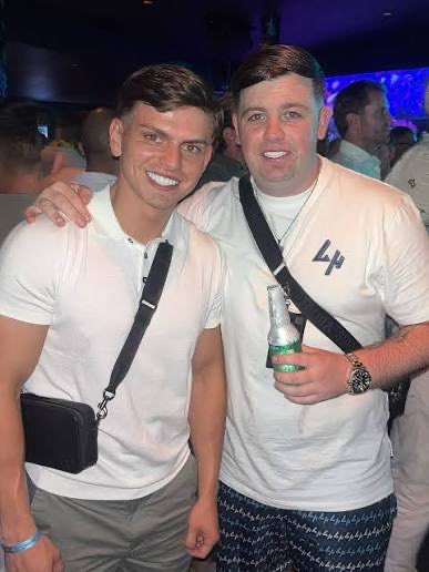 willthom122's tweet photo. @TimurNegru Yeah then you turn to your left and see Jack and Harry https://t.co/emuEgSewLU