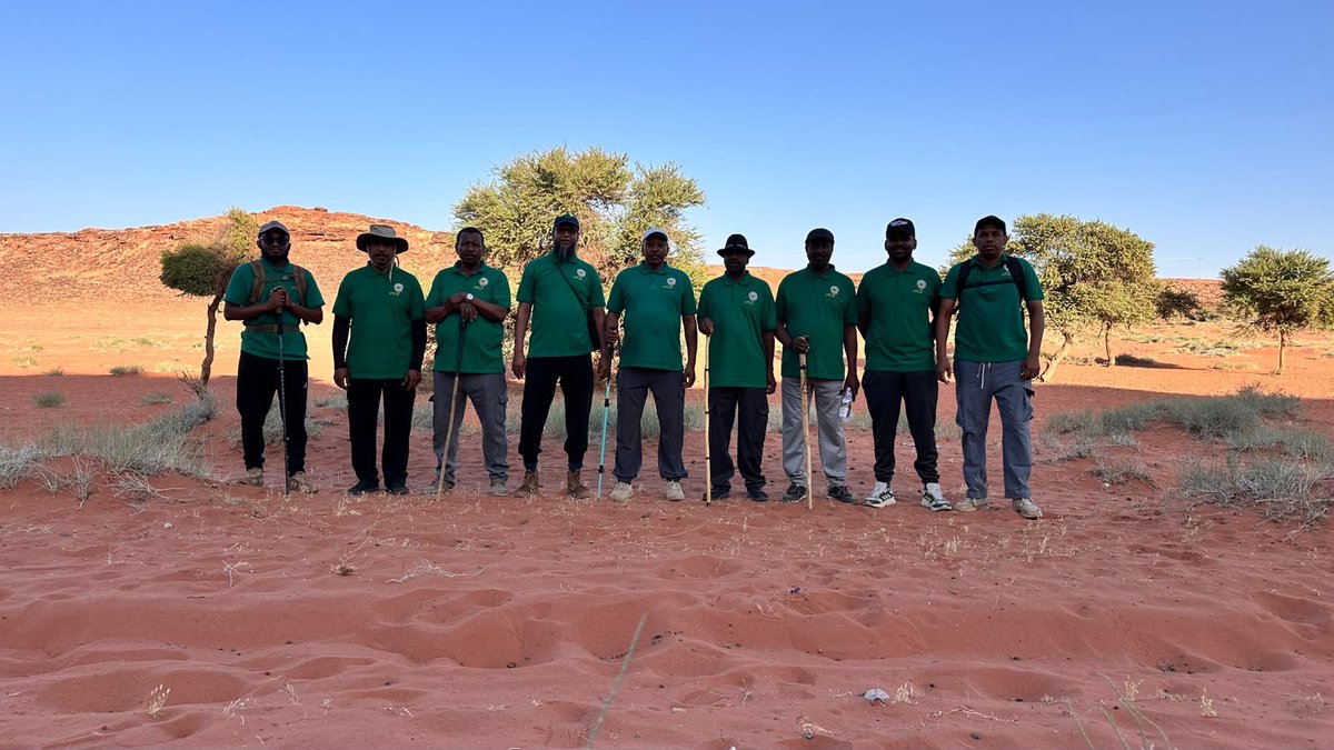 FadakHikingClub's tweet photo. رمال ذهبية.. وهمم عالية! 🏜️💪
تحت شعار المغامرة والاستكشاف، اختتم نادي هايكنج فدك بنجاح مساره رقم 151 في طبيعة رمال الشويمس الساحرة
تميز المسار بحضور لافت وتفاعل استثنائي من أعضاء الفريق الذين أثبتوا دائماً أن الشغف لا حدود له.
#تطبيق_هاوي 
@Saudi_Hawi 
@Saudi_SFA
@SalihAlansari https://t.co/0404ecdjkh
