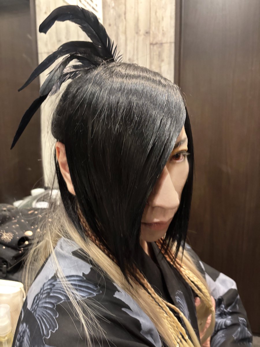 ASAGI_SOLO's tweet photo. 大阪、第二尋問お疲れであった！
我が鼻🌹を愛しすぎた罪深き者らは最高であったぞ！
笑いすぎて健康に良いではないカァーーー!!!笑
楽しカァったので、汝らの罪を自らアピールできるアイテムを作ろうと思っておる！
楽しみにしておれ！
次なる罪を裁きに、いざ！第三執行地のふくおカァへ❣️🐦‍⬛☀️ https://t.co/mEFfe4RjO9