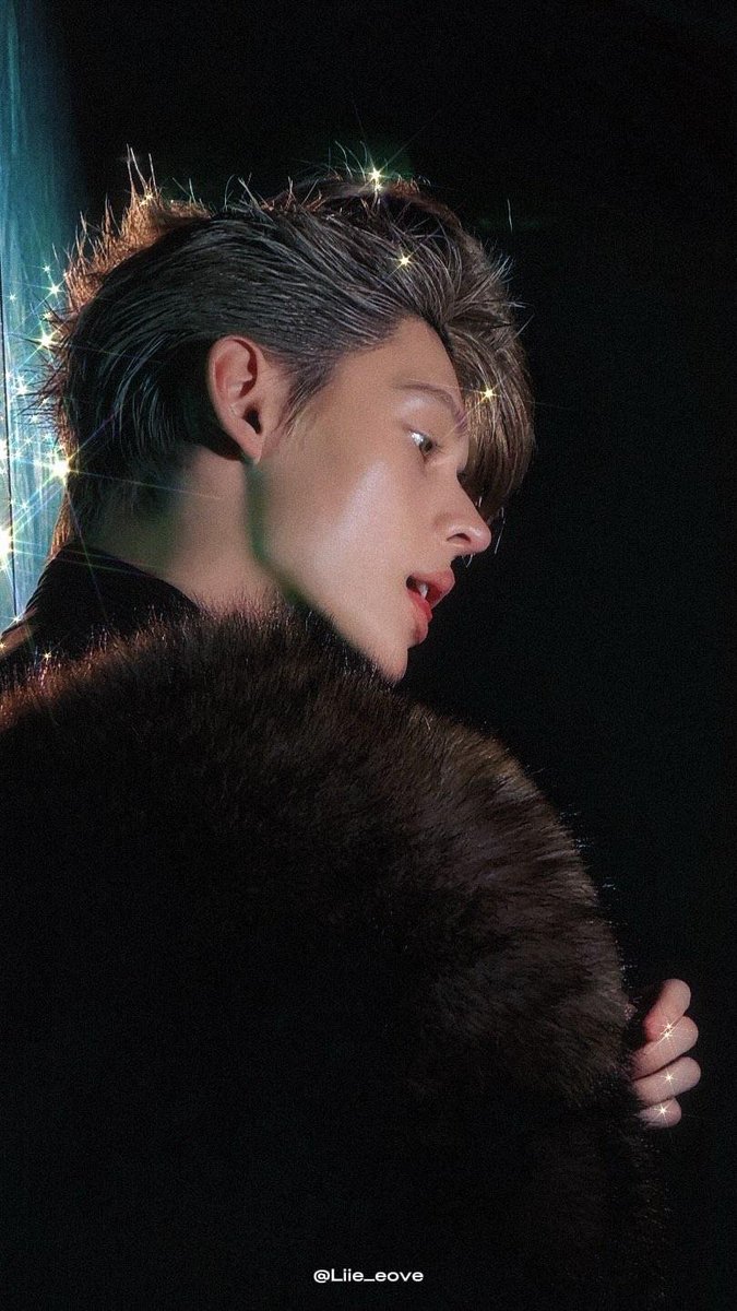 VuBeom05's tweet photo. @ofjvn_ @YSL Seeing James in Saint Laurent is always a highlight of my day, he looks so polished.
JAMES ASCENDS IN YSL GAZE

#JAMESxSaintLaurent  #SaintLaurentSS27
@YSL https://t.co/IcbEmcr9Pr