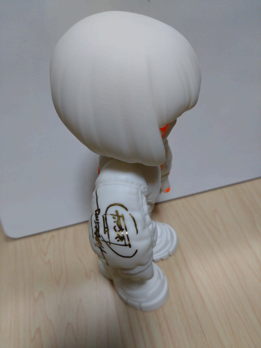 RanaPyoco's tweet photo. サインもらった!ハピコかわいい。popmartの小さいハピコしか持ってなかったからデカハピコ嬉しい🥳 #instinctoy #move #hapico #erosionhapico https://t.co/yrvGLW4K05