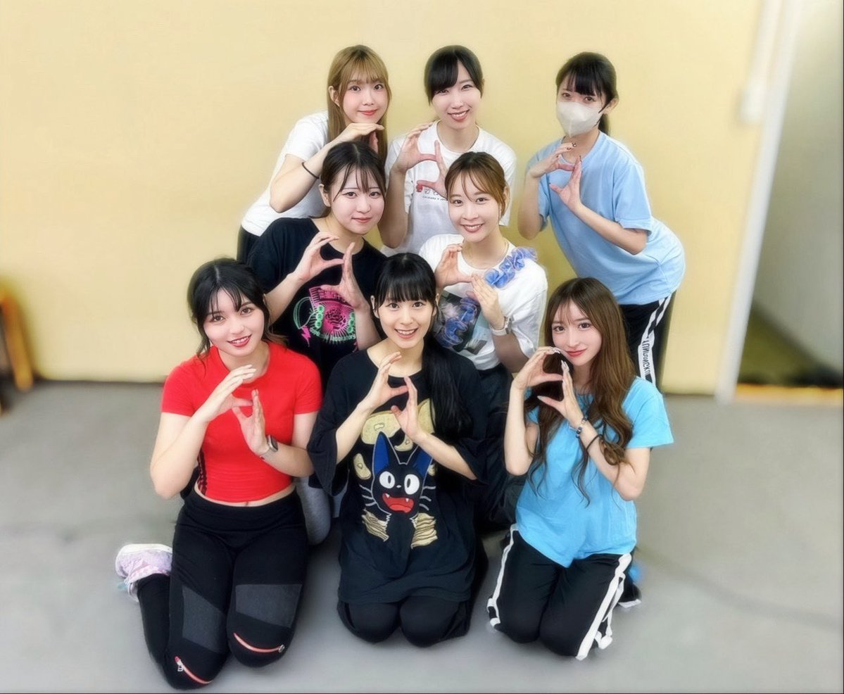 run214_official's tweet photo. 今日からダンス稽古スタート💃

3曲振り落とししました！！
似てる手の振りが多いので頭も
足もパンパン💭
今日はゆっくり湯船に浸かろう🛀

みんなの歌声が素敵で耳しあわせ(*˘︶˘*)

https://t.co/kT9sQhpZoG
見に来てね💕︎

#ゆかjet https://t.co/7QMPu6tSa8