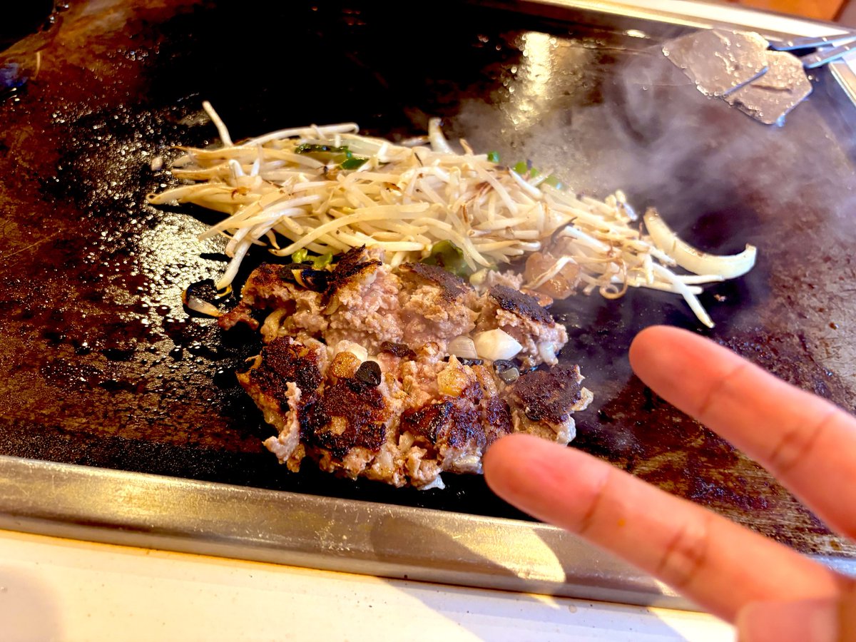 joruzinhina's tweet photo. 孤独のグルメ・ザ・じょるじん

聖地巡礼第二回「鉄板焼き不二」
 
目の前で焼いてくれるハンバーグ美味し!!

#孤独のグルメ https://t.co/ohbfOCXda4