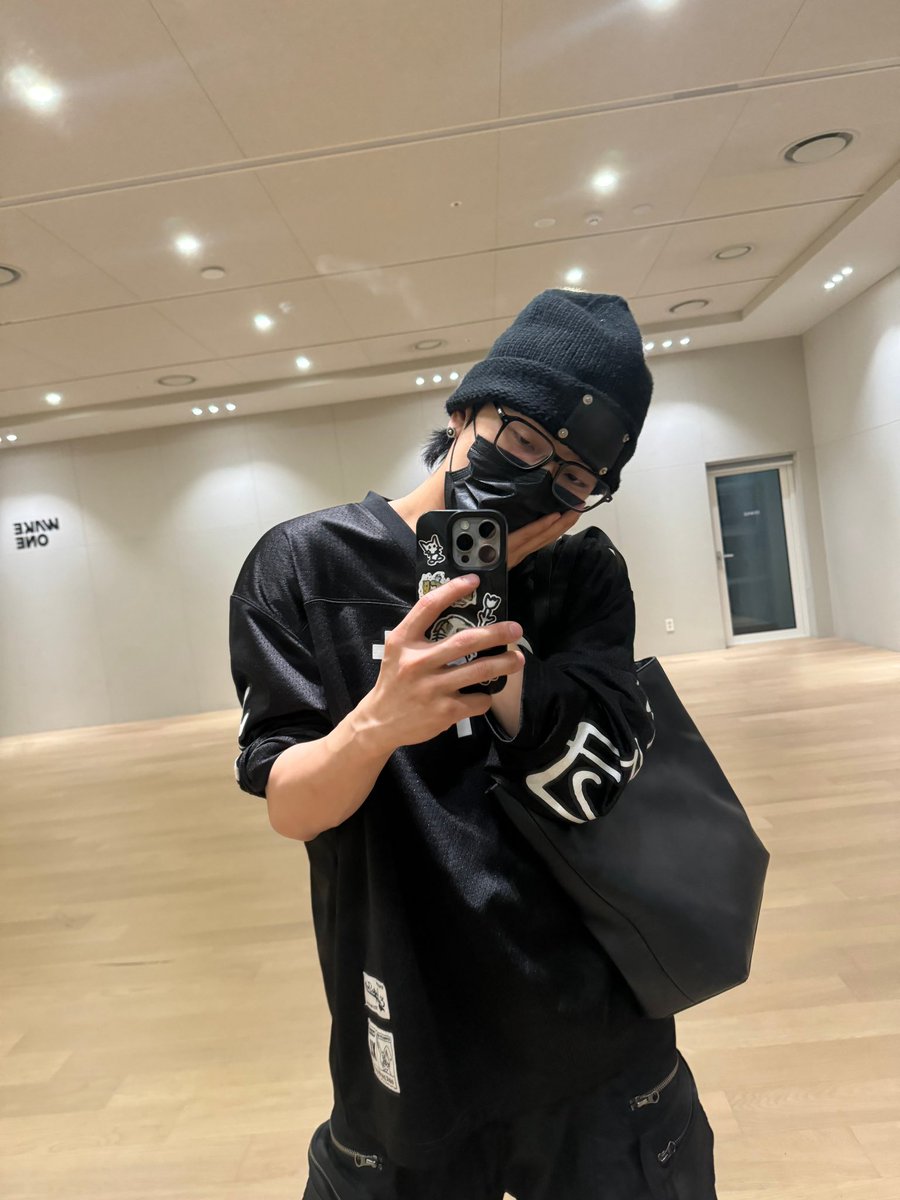 long_303's tweet photo. 너무 무섭게생겼는데 🌸꽃받침🌸 https://t.co/5JIex8I8xp