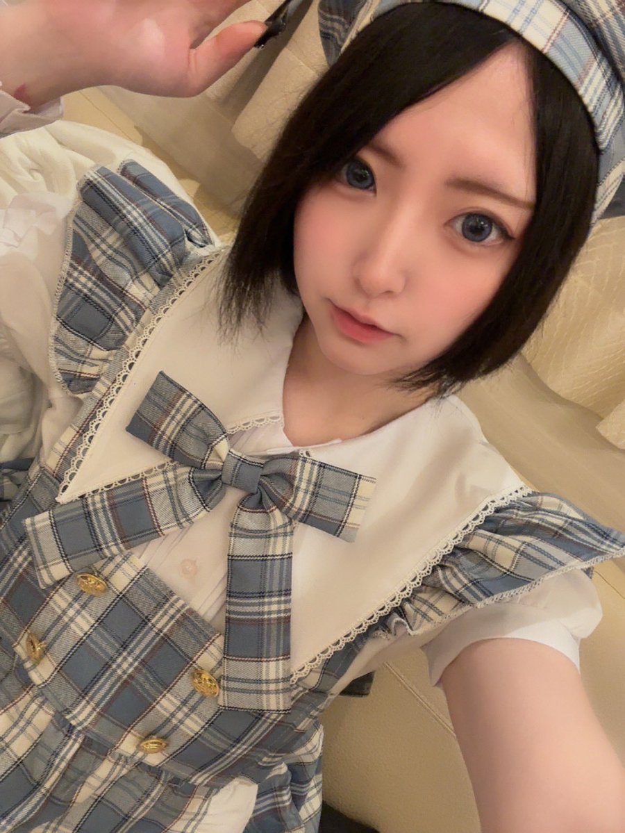 natsu_95x's tweet photo. ちなつさん風船です https://t.co/uk2nDovsMT