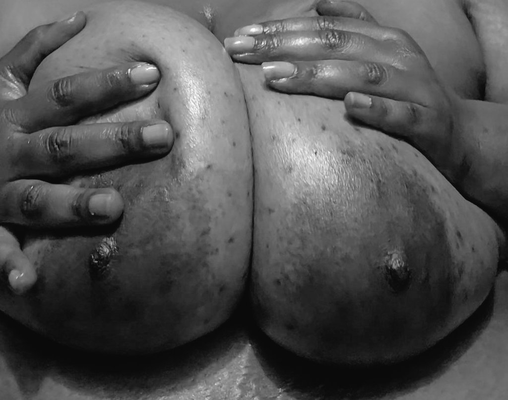 goldenkinks757's tweet photo. Mami's titties for breakfast? 
#757freaks #vafreaks #dmvfreaks #blacktaboo #nsfwtwt https://t.co/P03PPmVPDw