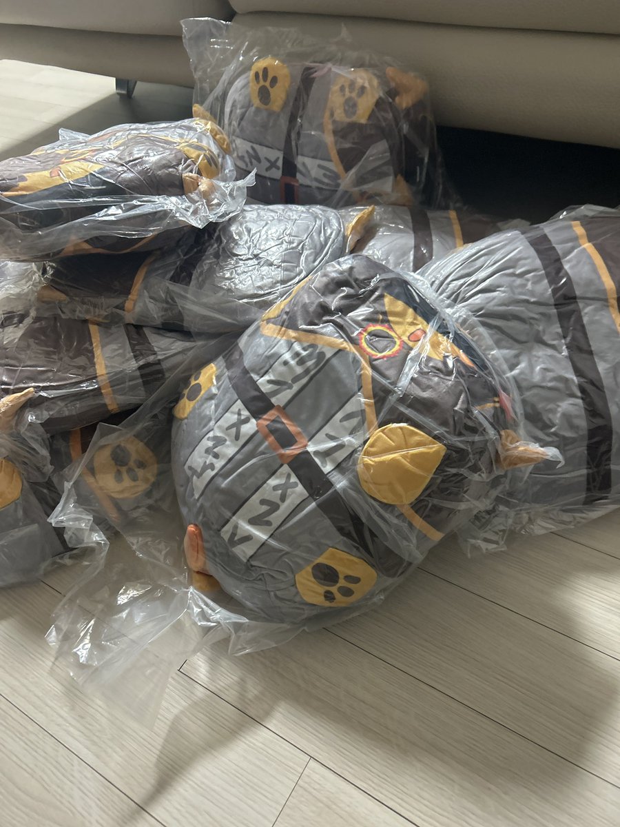 Anil_arzen's tweet photo. 놀랍게도 다 텔라몬 #telamon #blocktales #roblox #plushies #부스준비 https://t.co/ARAjtydPjL