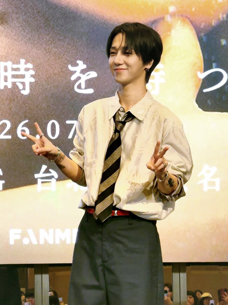 Sungyo_44's tweet photo. 260704 FANME 대만 팬싸

ㅠ 누가 허락했어요.? 만화에서 나오게 @yesung1106

#YESUNG #예성 #艺声 #イェソン
#SUPERJUNIOR #슈퍼주니어 https://t.co/925GO1TNn8