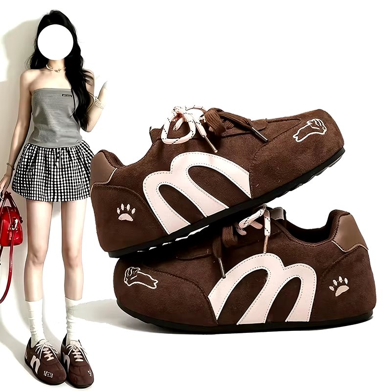 liapicksdaily's tweet photo. Setuju ga sih kalau warna coklat atau cream itu pasti masuk banget dipadu-padankan sama warna apa aja??

Ini aku kumpulin beberapa sneakers coklat dan cream buat mempercantik outfit kaliann😉 https://t.co/u5yvKHnrPj