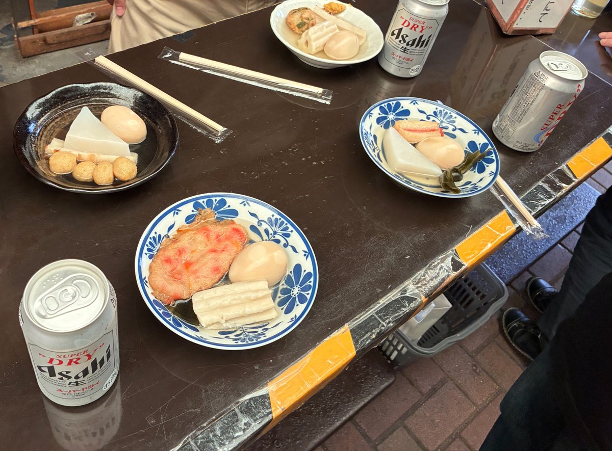 kimuthi1027's tweet photo. 東京で友人達と麻雀と呑み歩き旅
久しぶりに１０時間も打ったけど、休憩挟みながらでまったり楽しめたや
ラムチョップは今までで1番美味く食べれたし、イカ墨パエリアもよかった
２日目はノリで選んだ赤羽で呑み歩いたけど、こういうのもいいよね
遊んでくれた友人達に感謝！
家族にお土産買って帰宅！ https://t.co/1TlaWVrQki