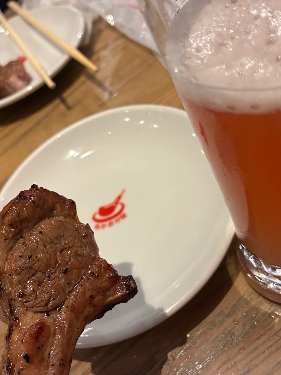 kimuthi1027's tweet photo. 東京で友人達と麻雀と呑み歩き旅
久しぶりに１０時間も打ったけど、休憩挟みながらでまったり楽しめたや
ラムチョップは今までで1番美味く食べれたし、イカ墨パエリアもよかった
２日目はノリで選んだ赤羽で呑み歩いたけど、こういうのもいいよね
遊んでくれた友人達に感謝！
家族にお土産買って帰宅！ https://t.co/1TlaWVrQki