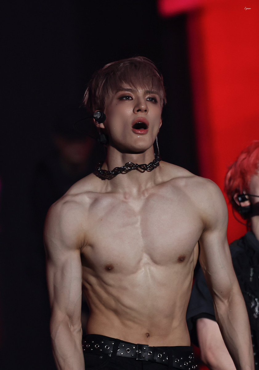 nctjenoir's tweet photo. all night, all day https://t.co/jI0jpjLBT9