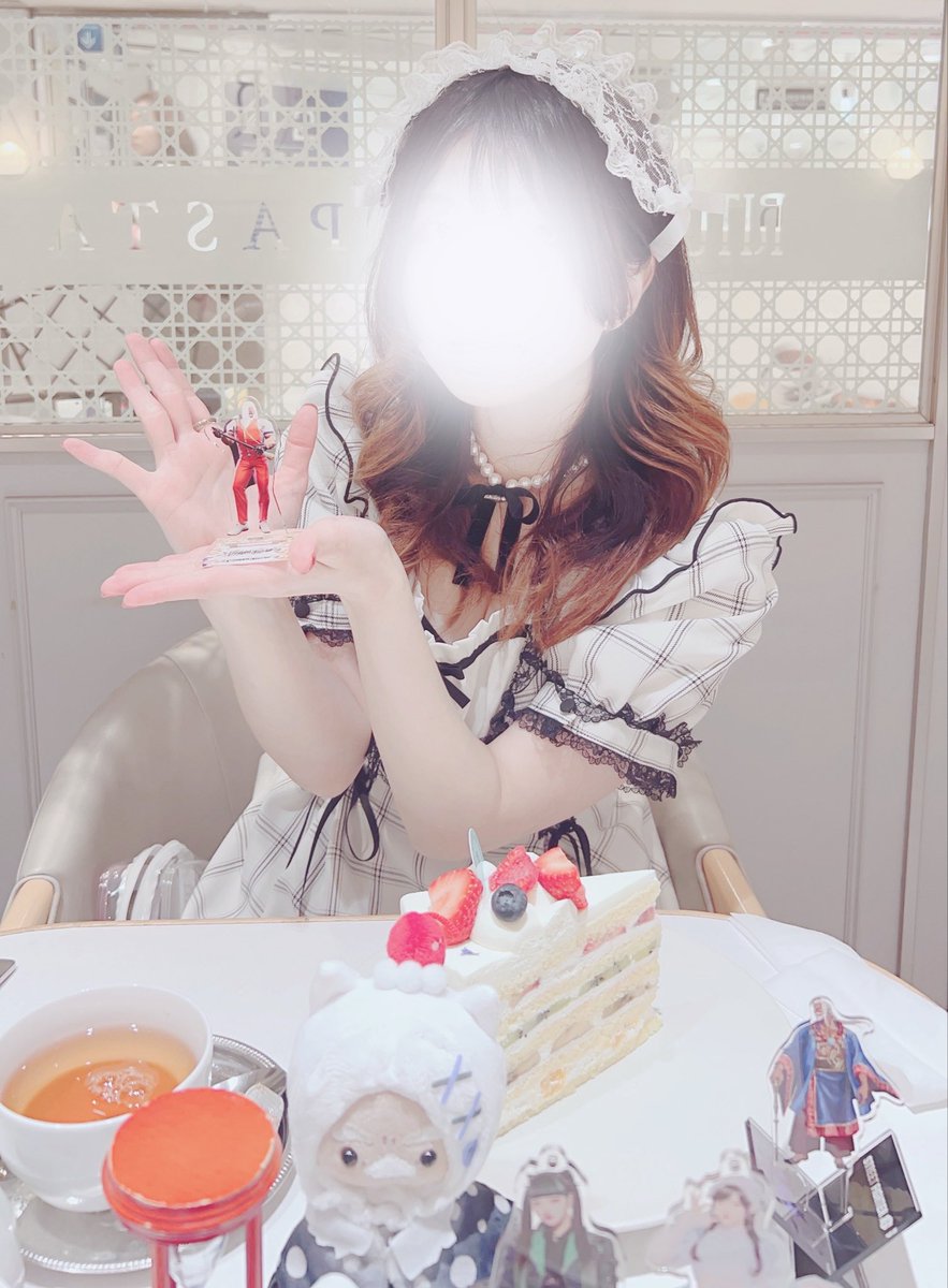 the_plunderers's tweet photo. お友達と推しとケーキ🍰( ´⤙`⸝⸝ ) https://t.co/zMVflImrVs
