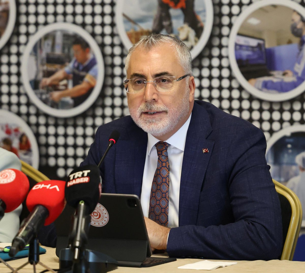 isikhanvedat's tweet photo. Bartın’ın başta istihdam alanları olmak üzere üretim potansiyelini geliştirmek için iş dünyası ve STK temsilcileriyle bir araya geldik. 

Şehirlerimizin taleplerini yerinde dinlemeye, politikalarımızı istişareyle belirlemeye devam edeceğiz.🤝

📍Türkiye Yüzyılı'nda Çalışma Hayatı Buluşmaları