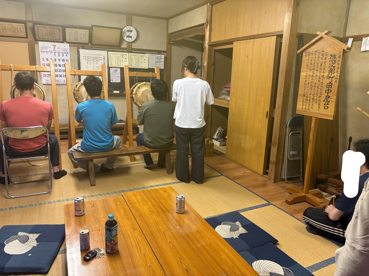 24Iroha's tweet photo. 太鼓というより……ﾆｺｯ 
世界を叩いてます https://t.co/ajkB7KYIAt