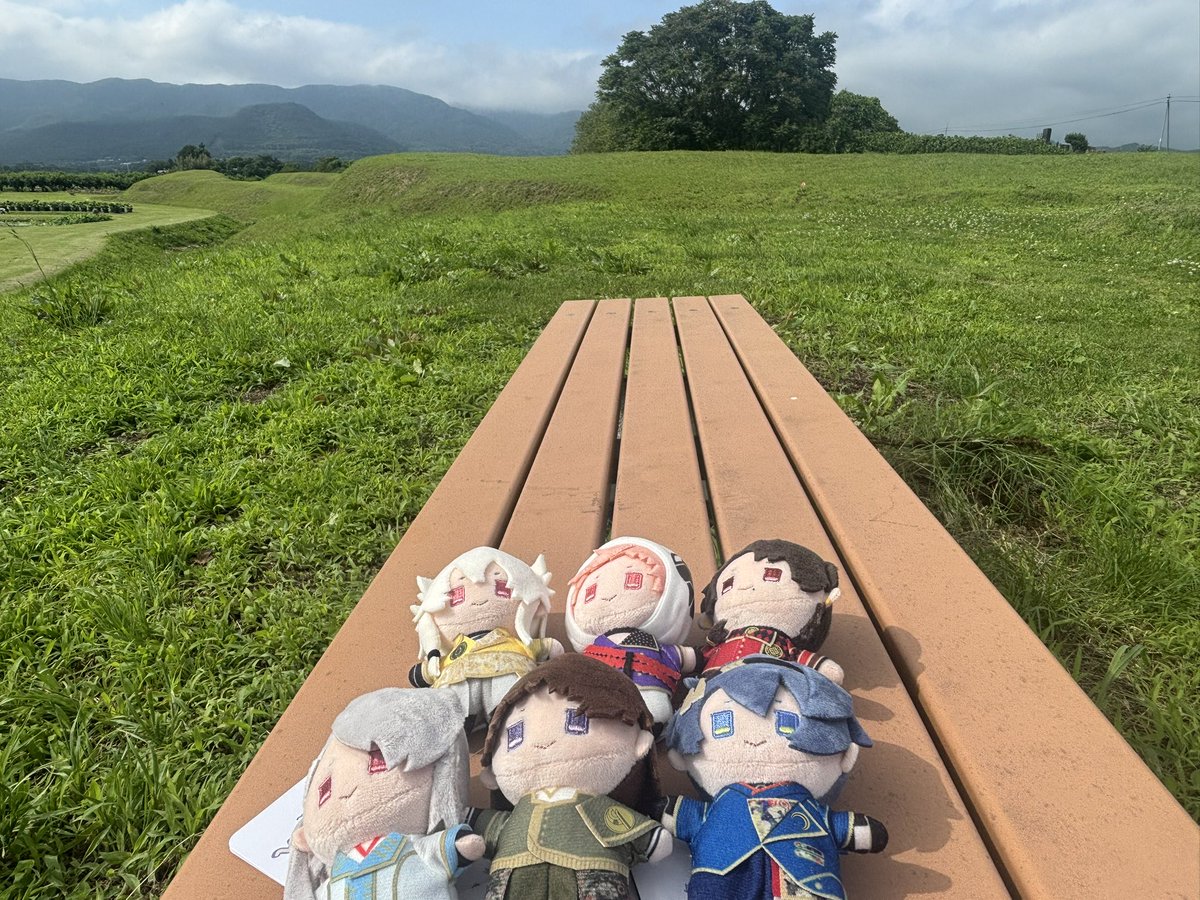nappapao's tweet photo. 一年ぶりの阿津賀志山防塁🥰
あつかし千年公園にいってきた
今日から蓮まつりみたいです。
阿津賀志山もみえる⛰️
中尊寺の蓮も沢山咲いてる！
すごくよきでした

わたしは刀ミュめでぃぬいをこのためだけにかいました😇満足した

 #蓮  #国見町 
 #くにみ蓮まつり https://t.co/AKn1LVS2mn