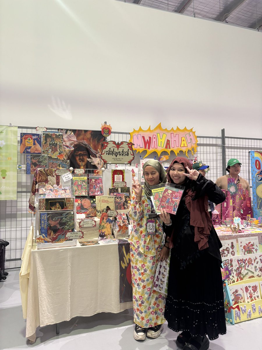 whiteyedcat's tweet photo. Day 2 at IAF26 i had indomie behind my booth https://t.co/iRBT9XtuRi