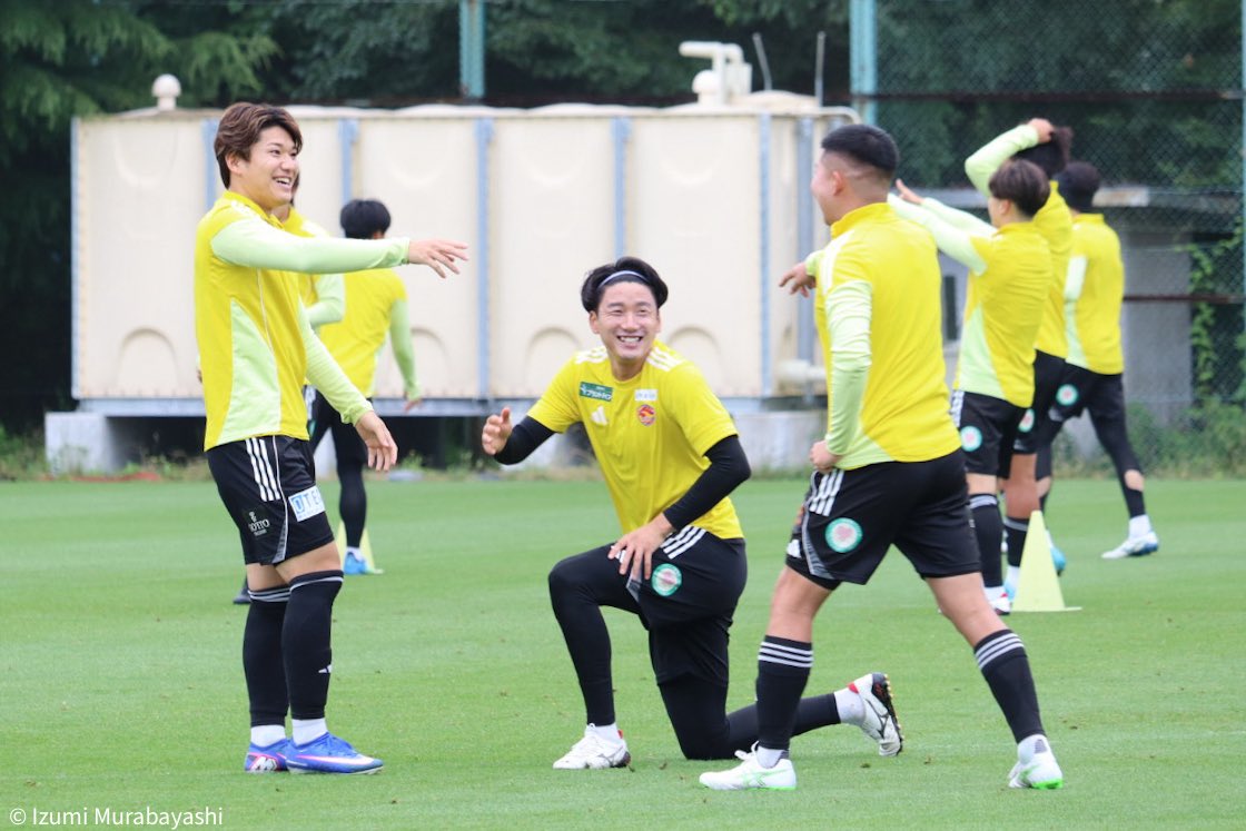 Idumimuraba's tweet photo. 始動日。笑顔いっぱい、再会の日。
#vegalta https://t.co/pFe8GYtZ02