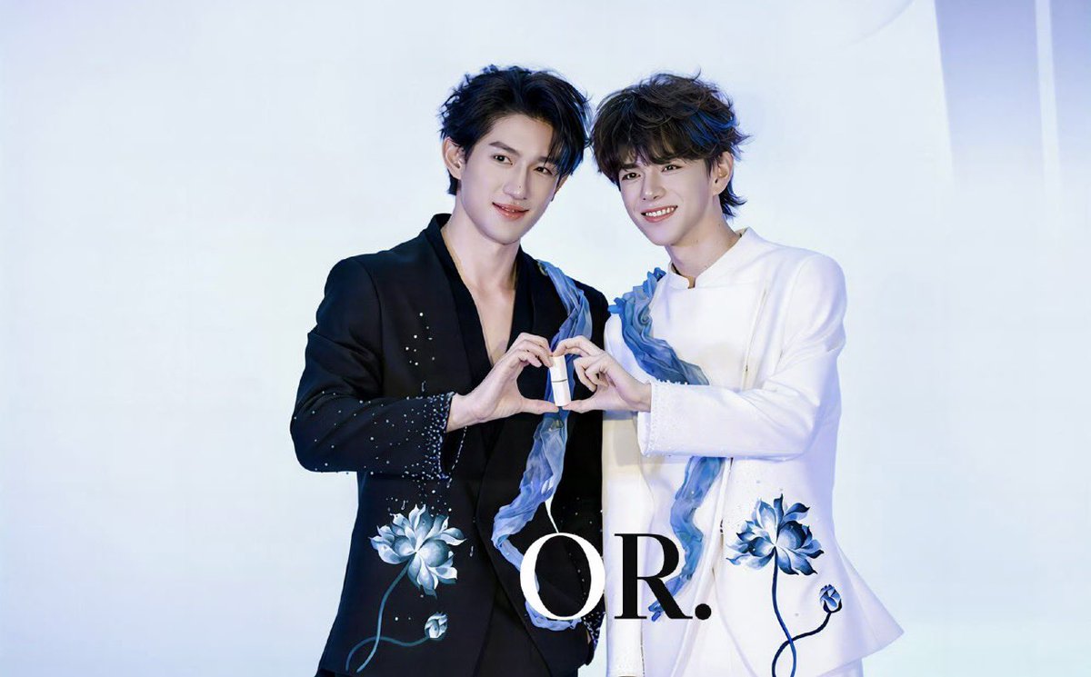 Lyusitongbrasil's tweet photo. Obrigada #florasis 🤍
#zhengtongxFlorasis #aydensng #lyusitong #aylio https://t.co/wg5dSjwwCI