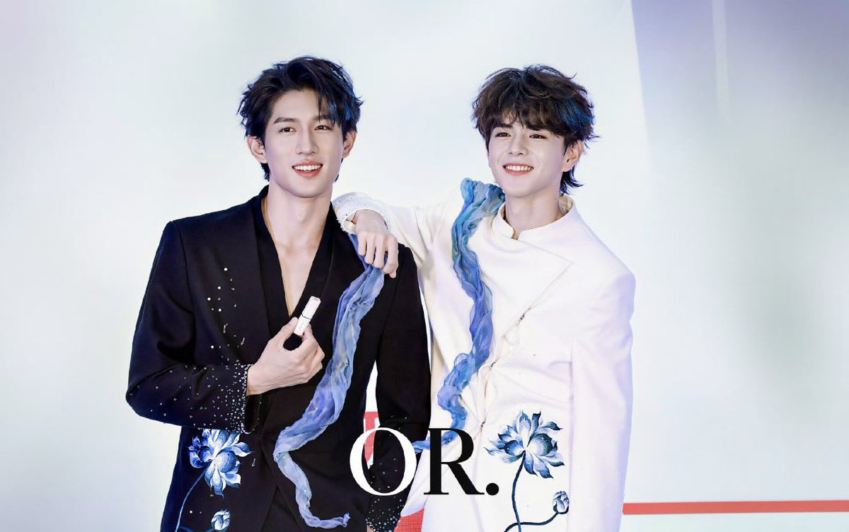 Lyusitongbrasil's tweet photo. Obrigada #florasis 🤍
#zhengtongxFlorasis #aydensng #lyusitong #aylio https://t.co/wg5dSjwwCI
