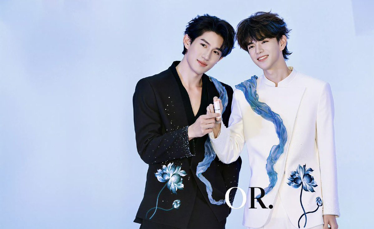 Lyusitongbrasil's tweet photo. Obrigada #florasis 🤍
#zhengtongxFlorasis #aydensng #lyusitong #aylio https://t.co/wg5dSjwwCI