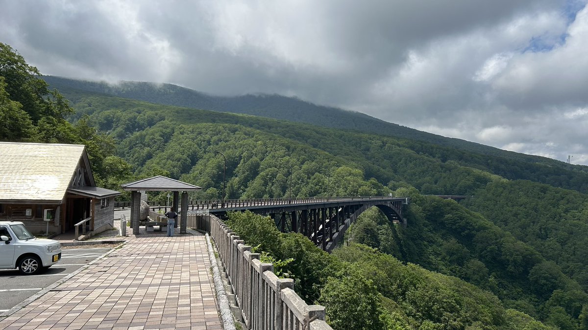AIN_NO_KEN's tweet photo. 黒石行く途中
城ヶ倉大橋
久々に公衆電話見たw
天気良かったけど山は凄い雲
帰りは違うルートで🚗💨
観光の人も居て写真撮ってた
さすがにもう雪はなかった https://t.co/fMdGQaVbdc