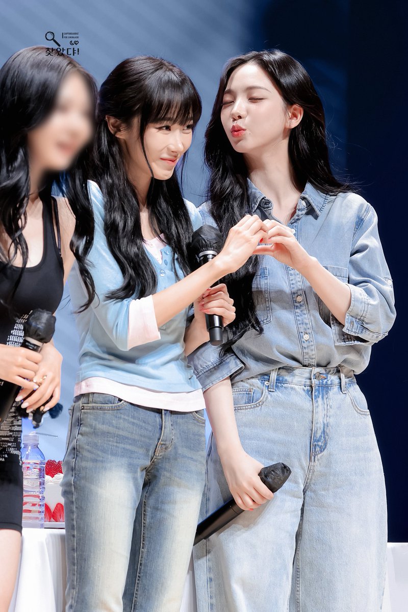 captureaudiz's tweet photo. 260704 팬싸

#KARINA #카리나 #GISELLE #지젤
#audiz #아우디즈 #aespa #에스파 https://t.co/FX3lGiDoW5