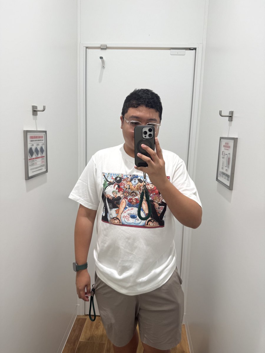 samwhere_09's tweet photo. Yay new One Piece shirt ❤️ https://t.co/cevumnUdIc
