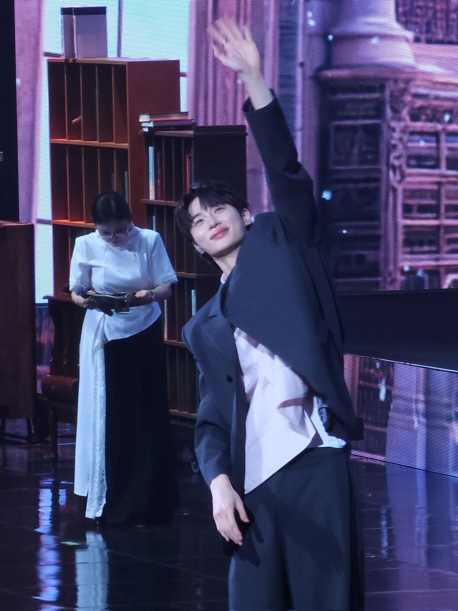 bxxwxsx's tweet photo. 오빵이가 팬들을 너무 아랑함 https://t.co/uhHEImB3JB
