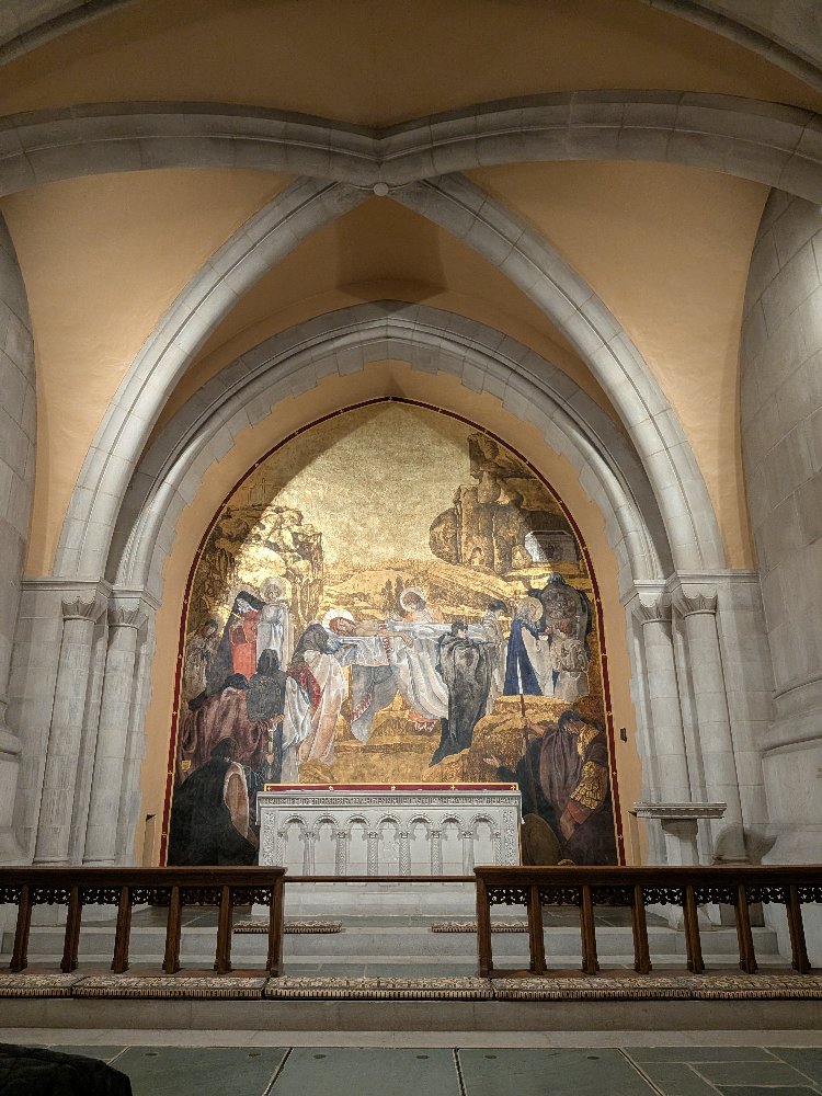 AnglicInn's tweet photo. The Washington National Cathedral has several chapels besides the main altar. The crypt itself has four.

The main altar reredos, "Ter Sanctus", is very similar to English Victorian recreations, but took 36 years and was completed I'm 1973 https://t.co/seUnBzwfIL