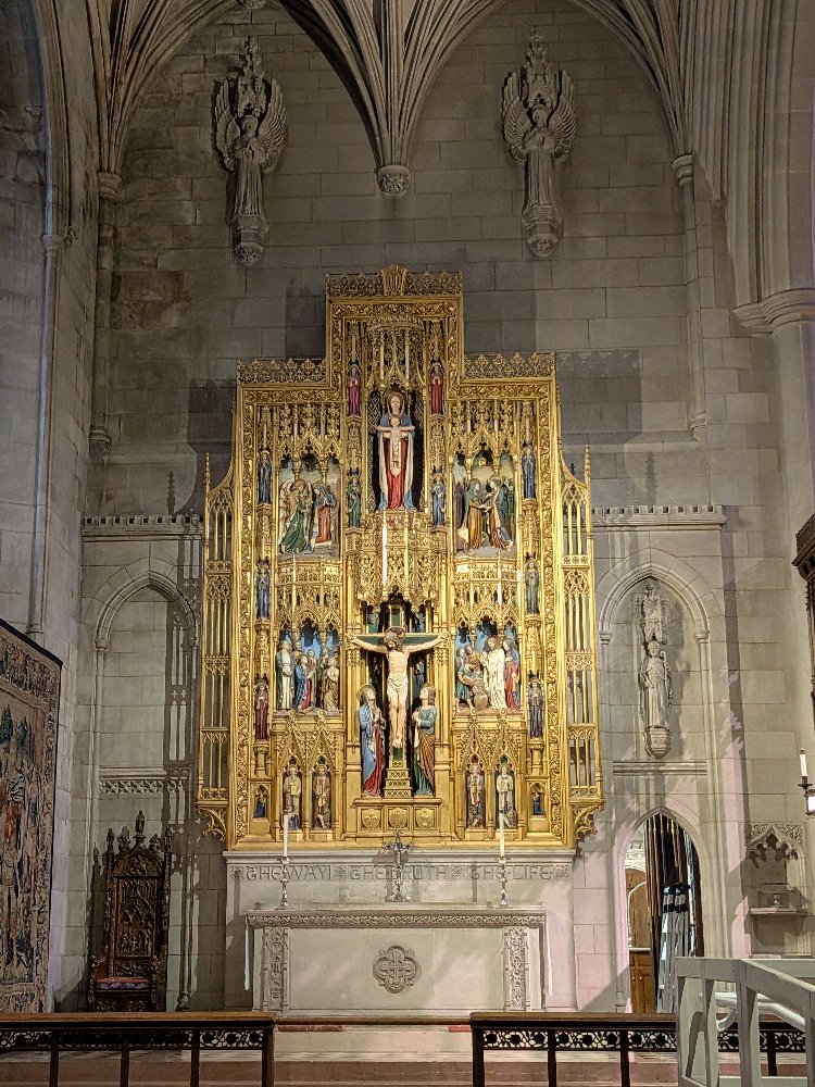 AnglicInn's tweet photo. The Washington National Cathedral has several chapels besides the main altar. The crypt itself has four.

The main altar reredos, "Ter Sanctus", is very similar to English Victorian recreations, but took 36 years and was completed I'm 1973 https://t.co/seUnBzwfIL