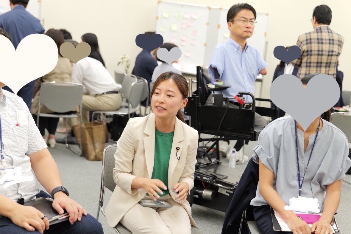 nakayamashizu's tweet photo. 本日は第3回都民ファーストの会政治塾が新宿某所にて開催されており、後藤なみ政調会長の講義がありました！私もワークショップに参加させていただきました。うしろには乙武さん🦽💡 https://t.co/Q7O4JdVIjz