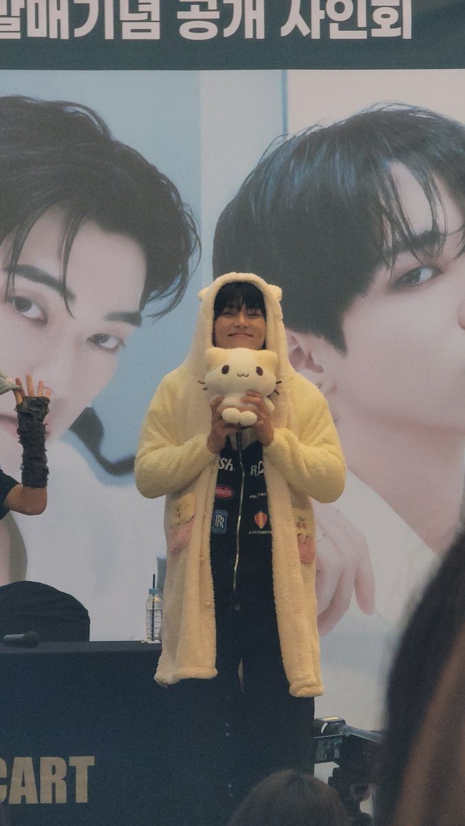 seungteese0's tweet photo. 귀염둥이 🥹💚
#민균 #MINKYUN https://t.co/w4RzgO3kcl