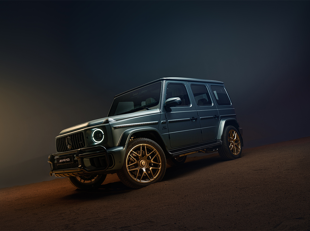 MercedesBenzME's tweet photo. تحفة مستوحاة من تراثنا الغني، بلمسة متفرّدة.
سيارة Mercedes-AMG G 63 إصدار سراب. واحدة من 35. حصريًا لدول الخليج.
📸 @MercedesBenzKSA
#MercedesBenz #MercedesBenzME #AMG #GClass #مرسيدس_بنز https://t.co/6koulbYUJL