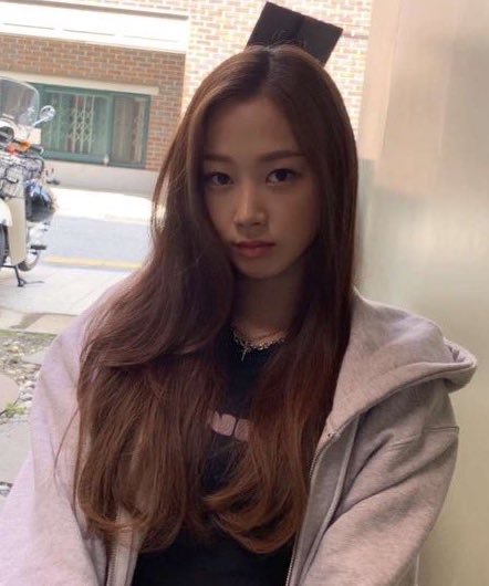 dysbackpack's tweet photo. @qutieyy @THEOGBLACKMAMBA I’m not saying that giselle didn’t get surgery but y’all always use the same damn picture https://t.co/u1hT4qqnRn
