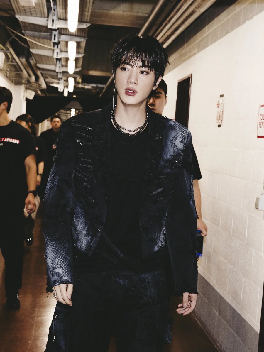 BTSJIN_MY's tweet photo. 260704 #JIN ON INSTAGRAM (2) 

🔗: https://t.co/4GsDWDE4PR

#BTS_WORLDTOUR_ARIRANG
#BTS_WORLDTOUR_ARIRANG_BRUSSELS https://t.co/Zd0BeScbgz