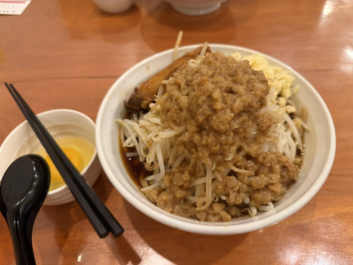 ei_chic's tweet photo. ホロベース後に同僚と合流して
晩御飯(* 'ᵕ' )二郎系🫣 https://t.co/kxXICr0Ms1