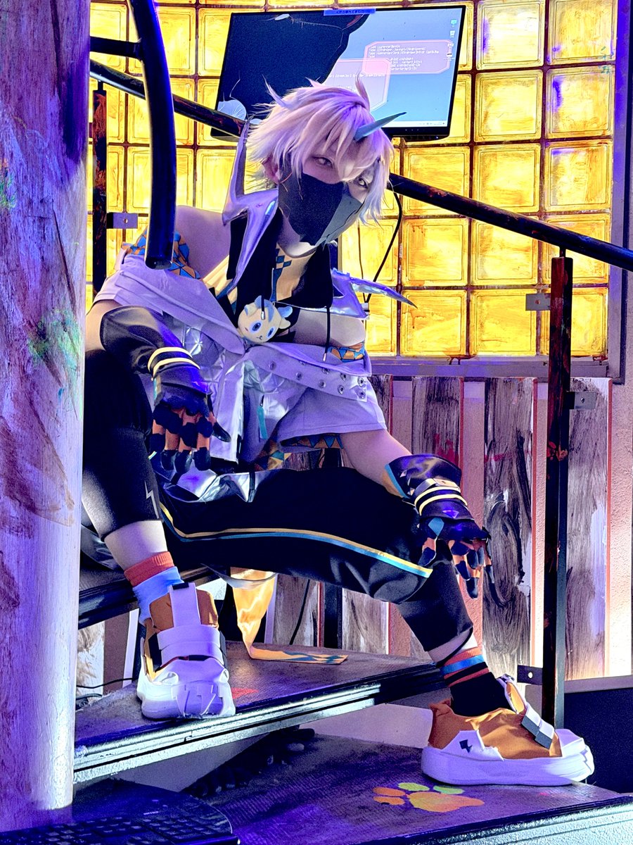 010525ti's tweet photo. cosplay / 🌩🦒

🐙🌟に撮ってもらった撮影中の✌🏿 https://t.co/MTWaWi6sjr